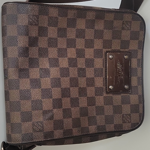 Louis Vuitton Damier Ebene Brooklyn Messenger Bag - Picture 4 of 14
